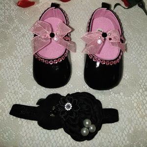 2 Pcs Baby shoes and heaband